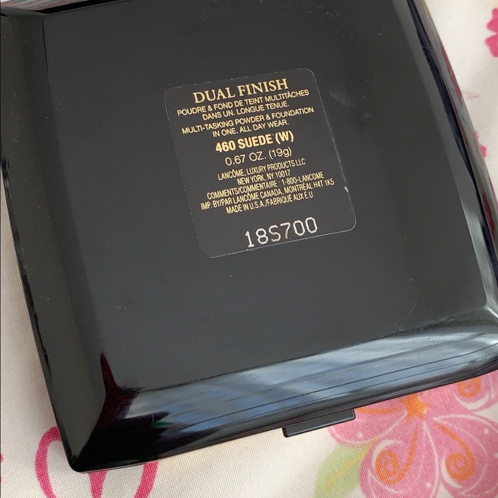 High end makeup lot - Picture 8 of 9